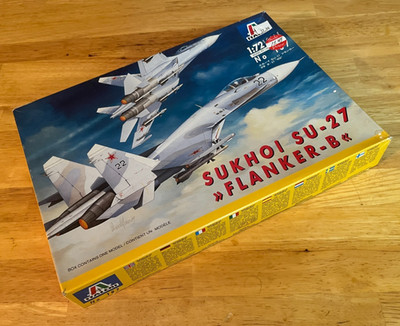 SUKHOI SU-27 FLANKER - B 1:72 ITALERI MODEL KIT NEW IN OPEN BOX - COMPLETE