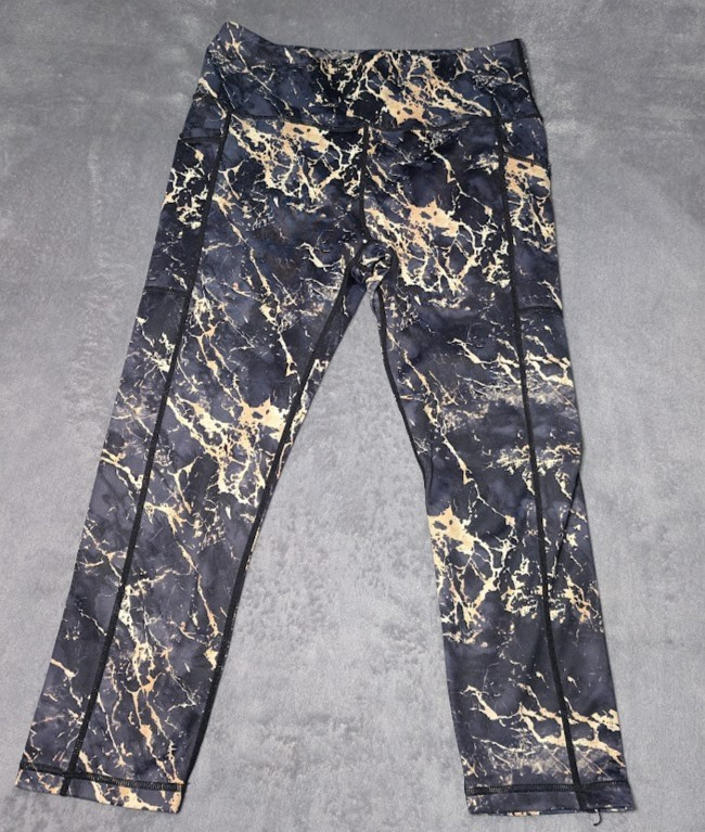 Constantly Varied Gear Capri Leggings Marble / Magma Print Size Medium Black