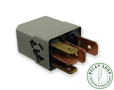 Mazda Mitsubishi (07-24) 5-Pin Relais Multiuse Grau UM4667720 NAiS ACM13221-M08