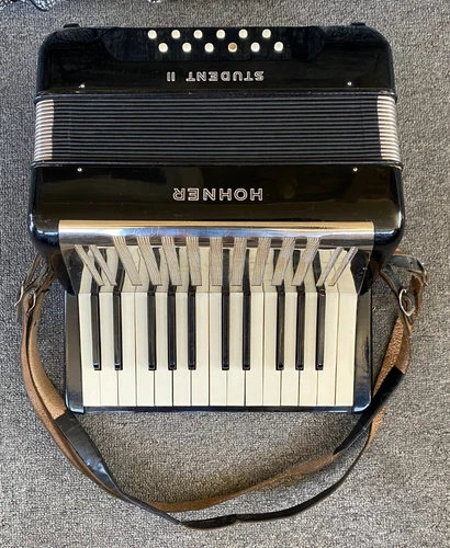 HOHNER Student II Vintage Piano Accordion 25 Keys & 12 Bass TESTED WORKING