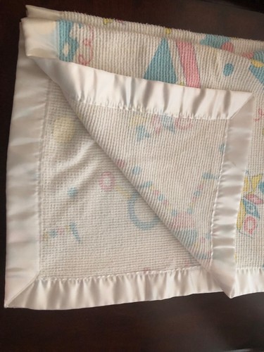Vintage Beacon Cotton Baby Blanket Pastel Waffle Weave Knit Satin Trim - Picture 4 of 11
