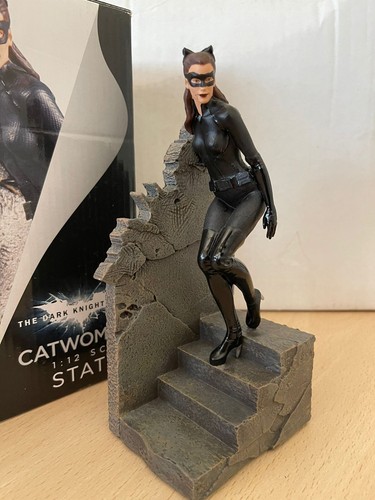 The Dark Knight Rises. Catwoman 112 Scale Statue by DC Comics Collectibles - Picture 5 of 10