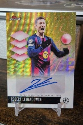2025-26 Topps Finest Robert Lewandowski Gold Refractor Auto /50 Barcelona #BA-RL