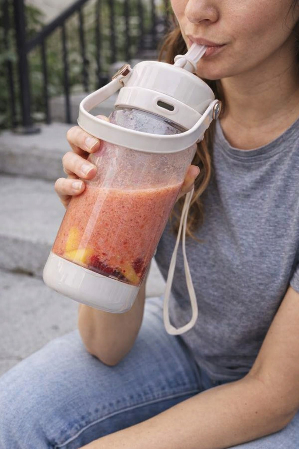PRASKY Personal Portable Blender 27oz with To-Go Lid & Strap &ndash; USB Rechargeable 