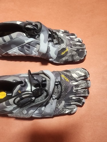 Vibram Fivefingers V-Train 2.0 Lightweight Shoes 21M7702 Size 9.5-10 - Picture 2 of 7