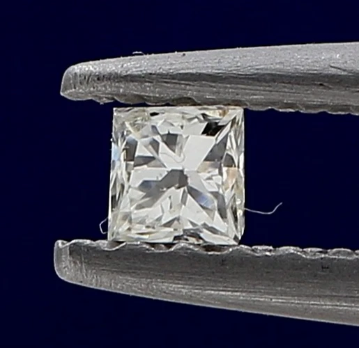 Tiny Natural Diamond 0.07cts Princess Shape Brilliantcut Diamond For Gift - Image 4 of 4