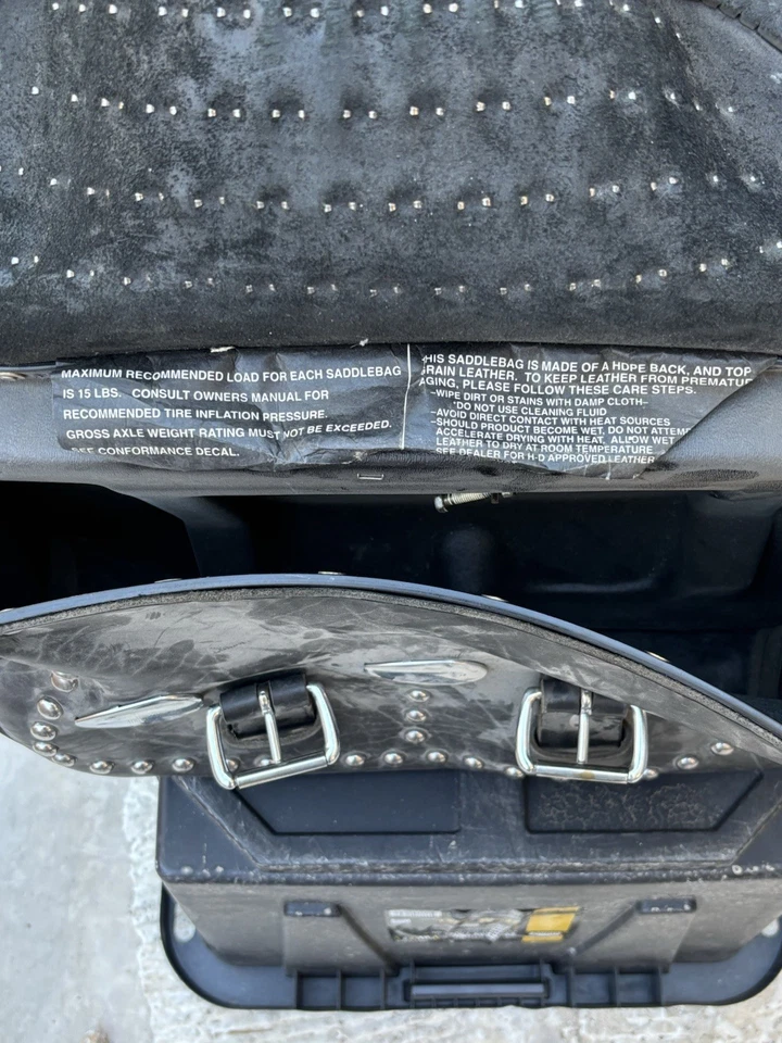 Harley Davidson Heritage Softail Leather Saddlebags - Image 4 of 4