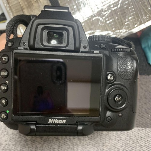 Nikon D5000 DSLR Camera Used Excellent Condition - Picture 2 of 2