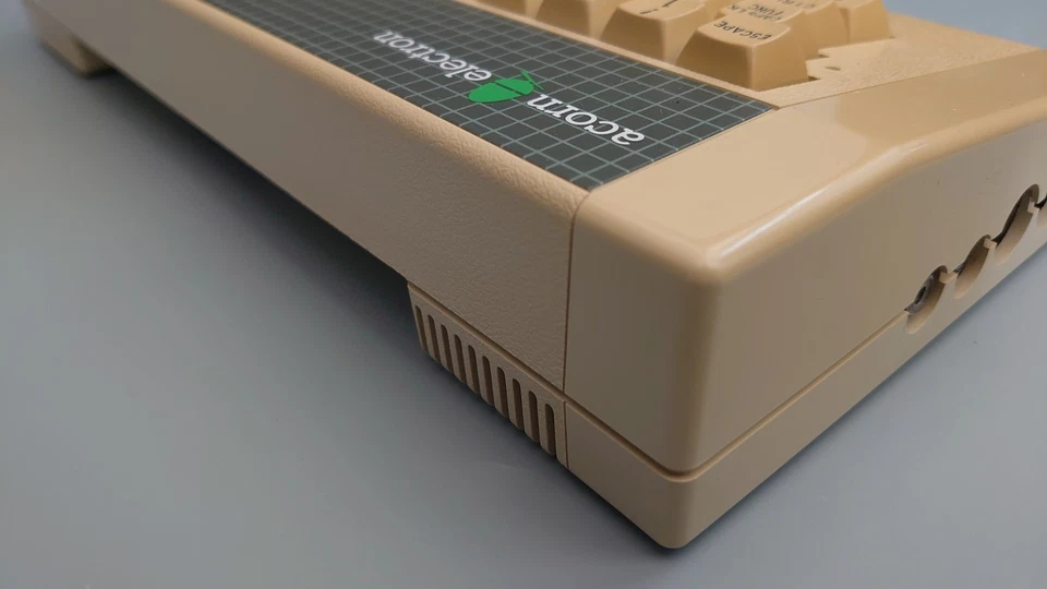 ACORN ELECTRON Computer (Issue 4) Original PSU, GAMES etc🕹️TESTED & WORKING🕹️ - Image 3 of 4