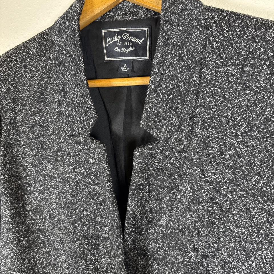 Женский блейзер Lucky Brand S белый черный на одной пуговице - Изображение 2 из 4