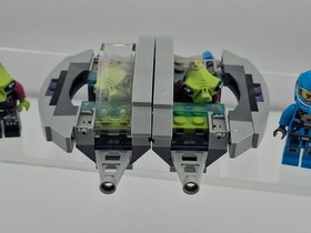 LEGO Alien Pilot Minifigure From Conquest Jet-Copter Encounter Set 7067