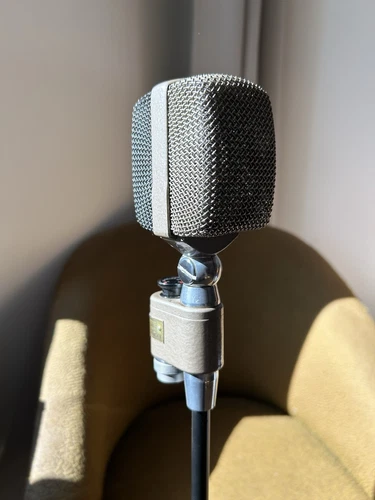 AKG D20B Microphone - Vintage - Excellent!