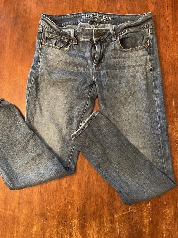 American Eagle Jeans Size 4 Relaxed Fit