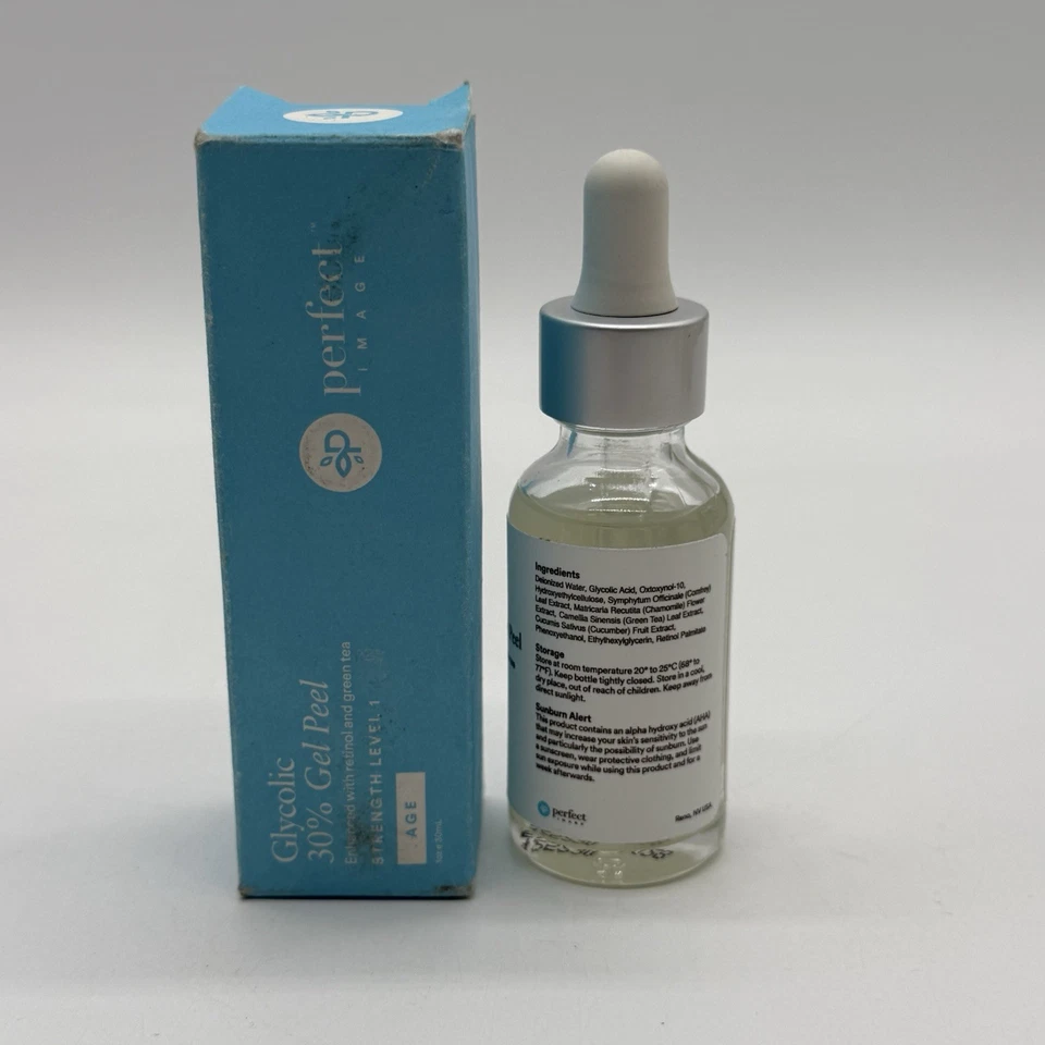 Glycolic Acid 30% Gel Peel - Enhanced with Retinol and Green Tea Strength  - Image 2 of 4