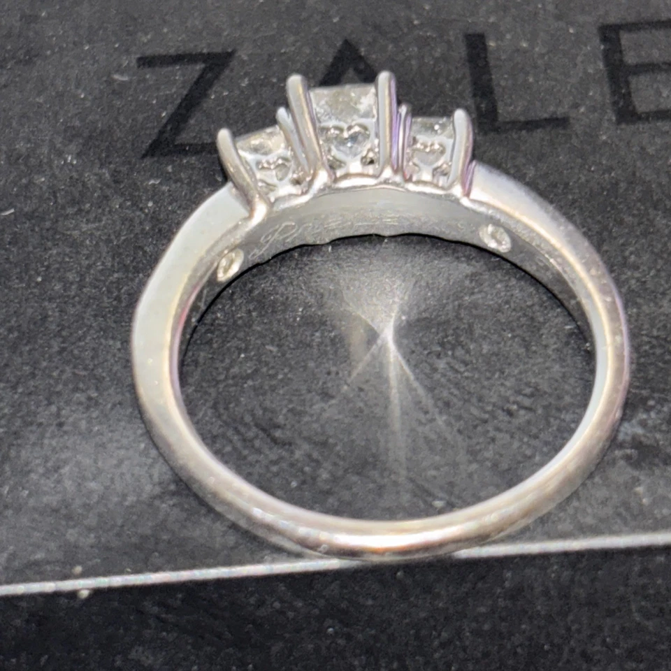 Anillo de diamantes de corte precio de oro blanco de 14 quilates - peso de diamante de 1 quilate talla 8 certificado Costco Foto 4 de 4