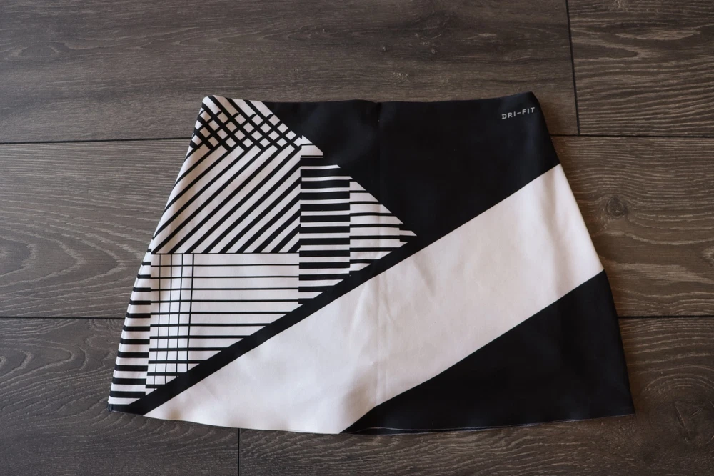 Nike Court Power Spin Tennis Skirt Womens Small Black White 876610-010