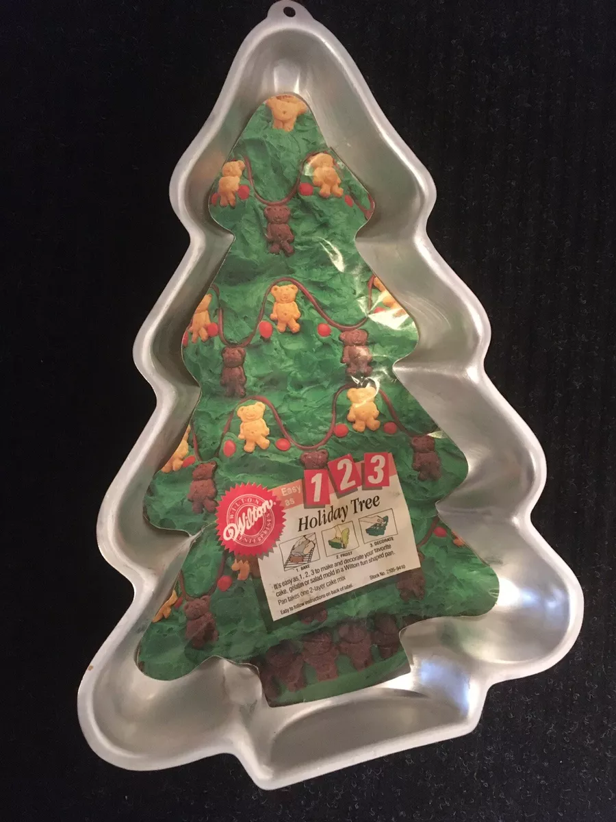 Simple Christmas Tree Cake - Wilton