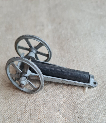 ANCIEN JOUET EN Tôle Militaire , Char De Combats T.65 EUR 25,00