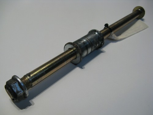 Hinterradsteckachse Hinterachse Hinterrad-Achse Hyosung ST 700 i, GVC, 2011-