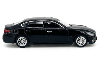 Paudi Alloy diecast car model Infiniti Q70L black 2018 1/64 scale