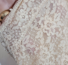 Sexy 60s VTG Ivory Lace Lingerie Full Slip Dress Pleated Ruffle Flounce Hem XS