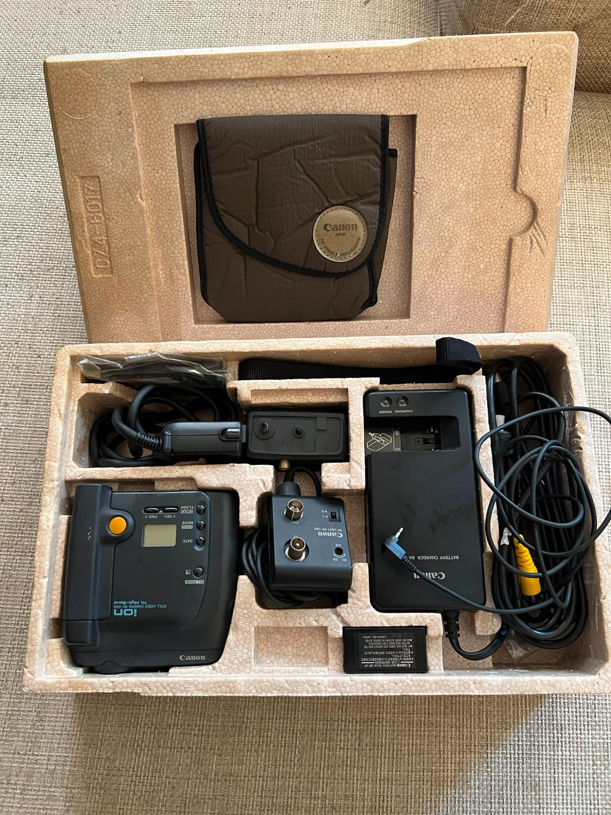 Canon Ion RC-260 vintage Still Video Camera Complete Set