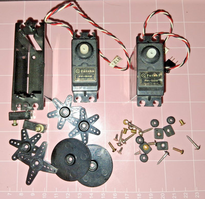 Futaba FP-S28 servos 2 with servo saver parts