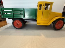 VINTAGE: PRESSED STEEL BUDDY L BAGGAGE TRUCK GREEN  YELLOW