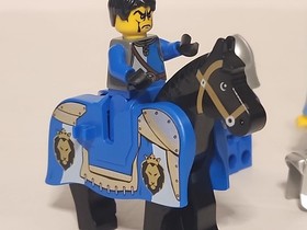 Lego Castle Minifigure King Lion Cape Crown Shield Horse Figure 70404 Mixed Lot
