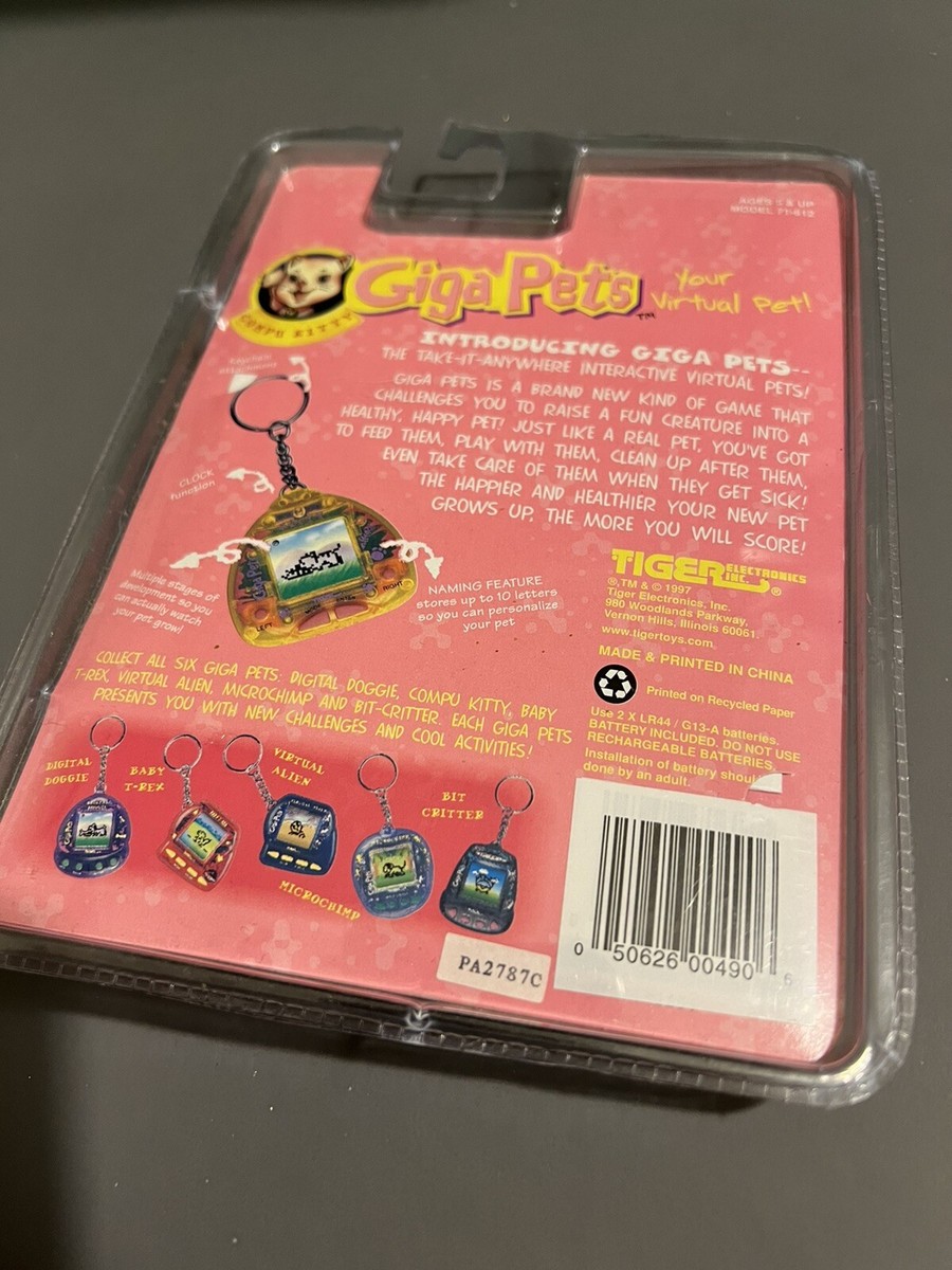 Vintage Tiger Electronics Giga Pet Gold Kitty Cat Digital pets