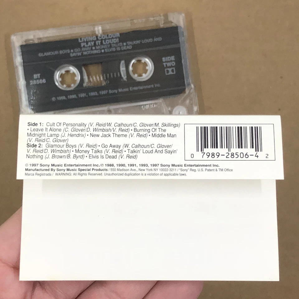 LIVING COLOUR Cassette Tape Metal Funk BEST OF PLAY IT LOUD CULT OF PERSONALITY Foto 4 de 4