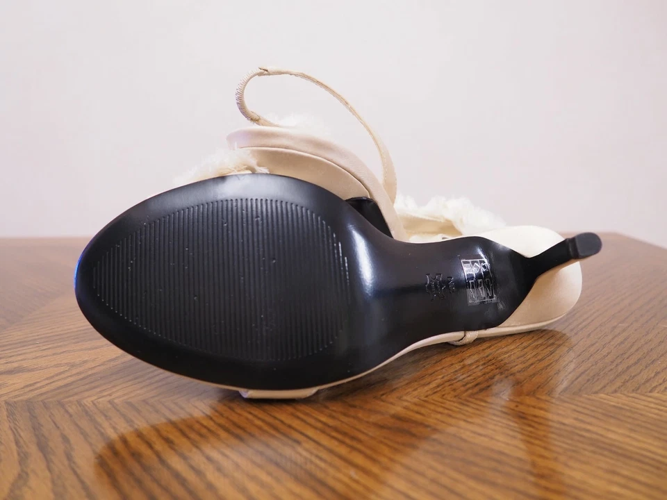 MODA SPANA Ivory Satin Ultra High Heel Slingback Sandals w/Flowers Size 10 - Image 4 of 4