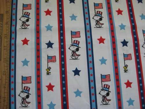 Peanuts Snoopy patriotisch 4. Juli weiß Streifen USA Stoff - 2 Yards - Bild 3 von 4