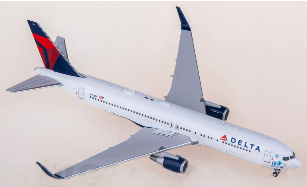 1:400 Panda Model Delta Air Lines B767-300ER Diecast Plane