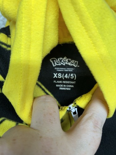 Pokemon Pikachu One Piece Pajama Outfit Youth XS (4/5) Black Hooded - Picture 3 of 12
