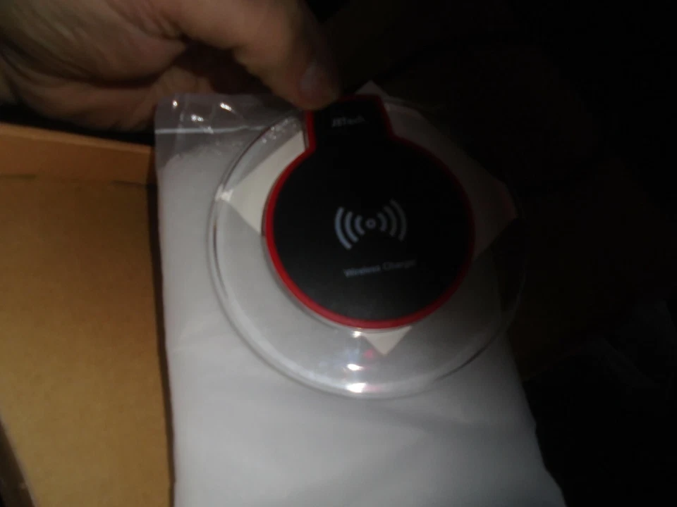 JETech Wireless Charger Pad Qi Charging Dock for iPhone XS Max XR Galaxy S9+ S8+ - Image 2 of 2