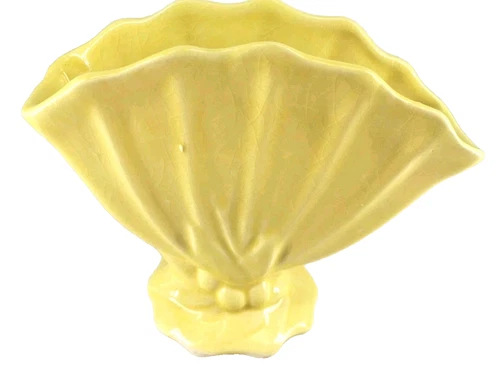 McCoy Leaves & Berries Fan Vase Shelf Yellow Vintage 5" X 6.5" B2