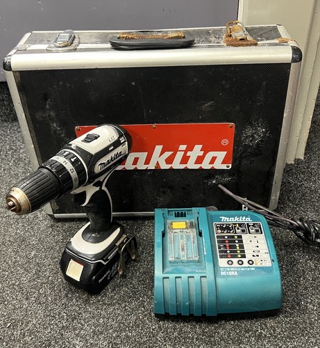 Makita BHP452 18V Akku-Bohrschrauber mit 3,0Ah Akku und Ladegerät