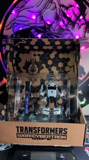 Transformers Generations Selects Bug Bite WFC-GS16 New Deluxe Class