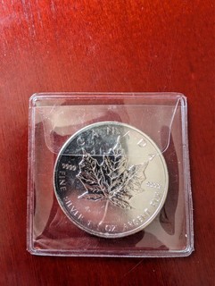 MAPLE LEAF SILBER 1 OZ/ 5 DOLLARS CANADA 2011