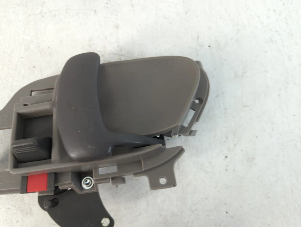 Chevrolet Suburban 1500 1995 lado del pasajero manija de puerta interior delantera fabricante original C96F1 Foto 2 de 4