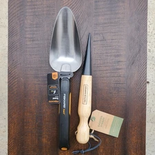 Fiskars Stainless Steel TROWEL & Smith Hawken Garden DIBBER Wooden Handle