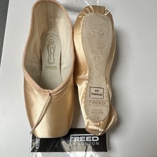 Freed of London Women s Pink Satin Pointe Ballet Shoes DWVING