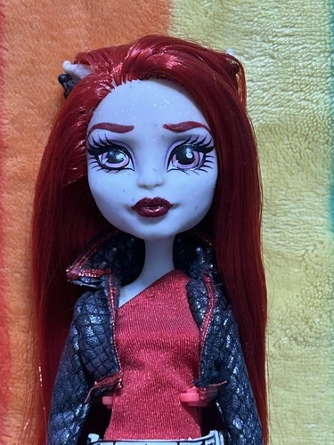 Custom OOAK Monster High Doll Rock N Roll Rochelle Goyle Hand Painted - Bild 2 von 4