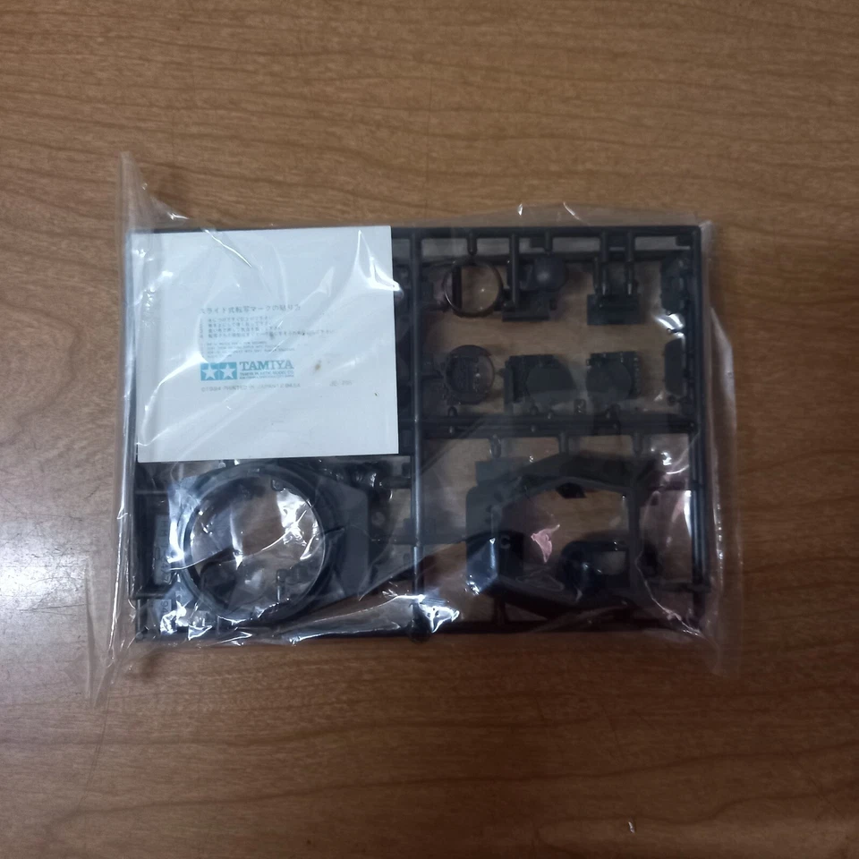 TAMIYA 1:35  KIT CARRO ARMATO T34/76 1943 PRODUCTION MODEL RUSSIAN TANK    35059 - Immagine 2 di 4