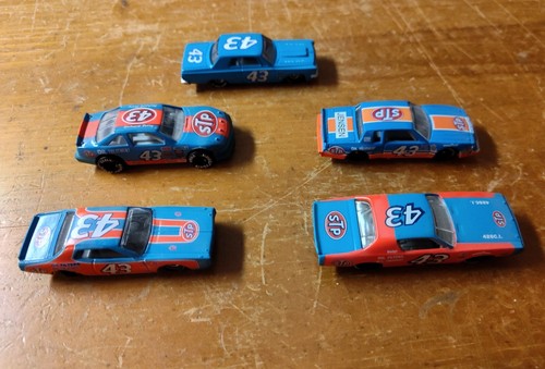 NASCAR 1/64 PETTY CARS LOT OF 5 MINT CONDITION FROM LARGE COLLECTION-LOT #2