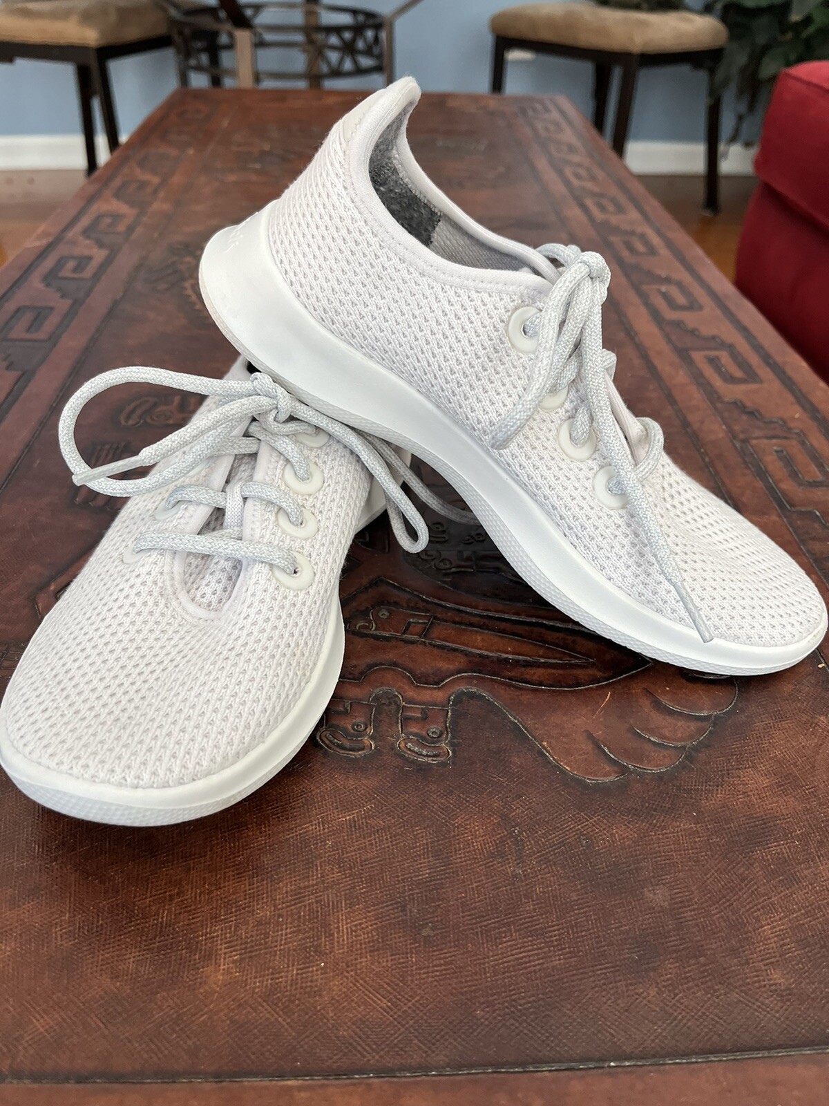 EUC ALLBIRDS Women’s Tree Runners in Kaikoura White (White Sole) size