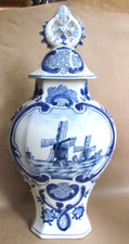 VILLEROY & BOCH METTLACH DELFT DECKELVASE (10736)