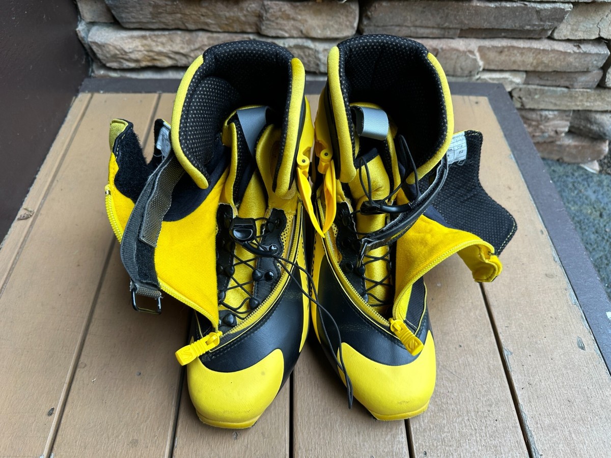 Salomon RS9 Skate Nordic cross country ski boots Size:US 4 Salomon RS9 Skate Nordic cross country ski boots Size:US 4