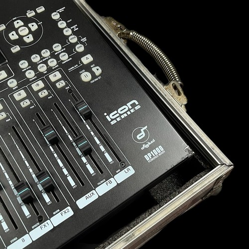 Mixer digitale Allen & Heath ICON DP1000 2x300W/8INPUT alimentato con flightcase - Foto 7 di 8